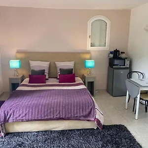 chambre-spacieuse-independante-dans-villa-plus-parking-privee.fr-provencehotel.com/