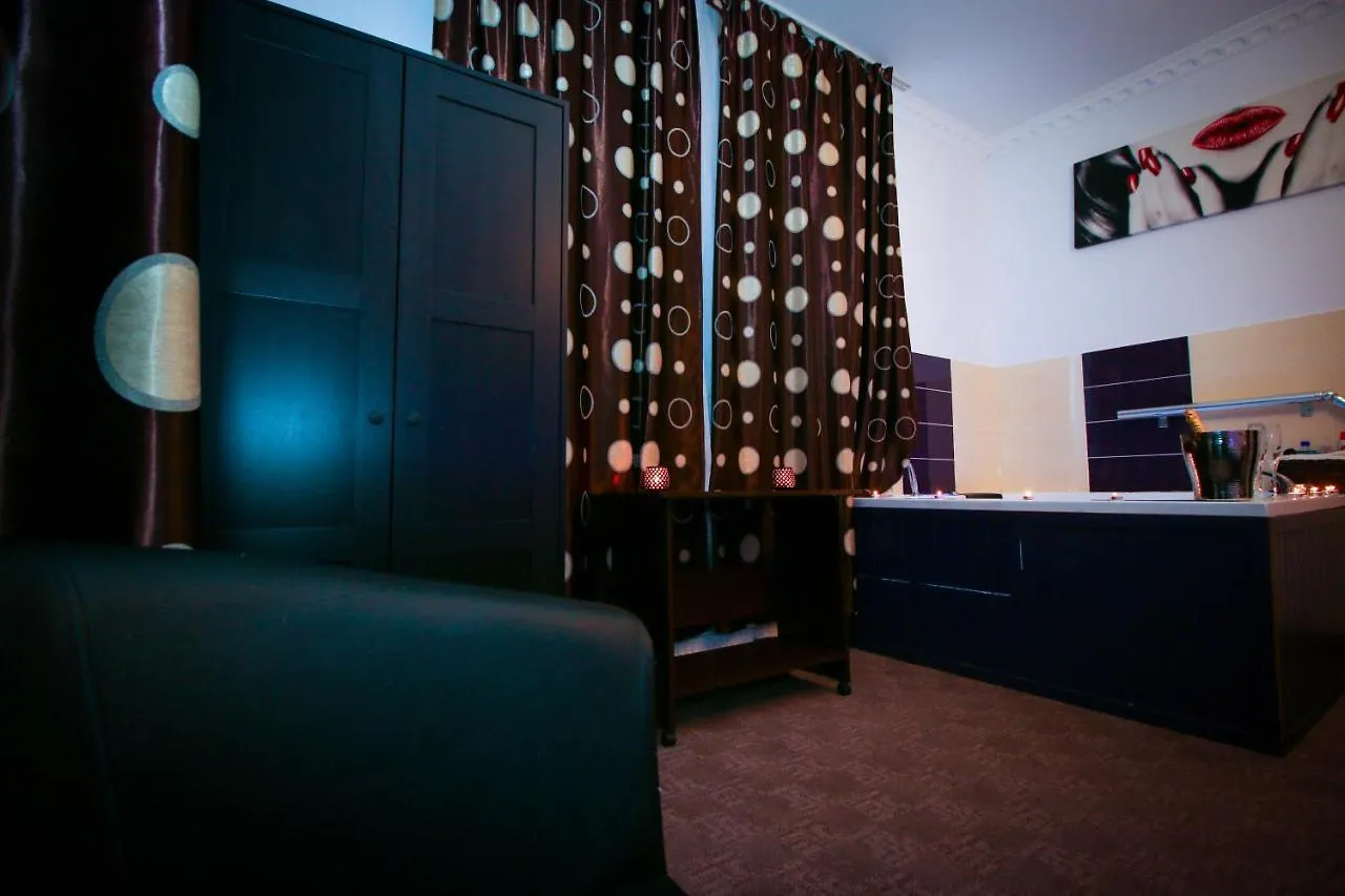 Karma Luxury Room Bucureşti 0*,  România