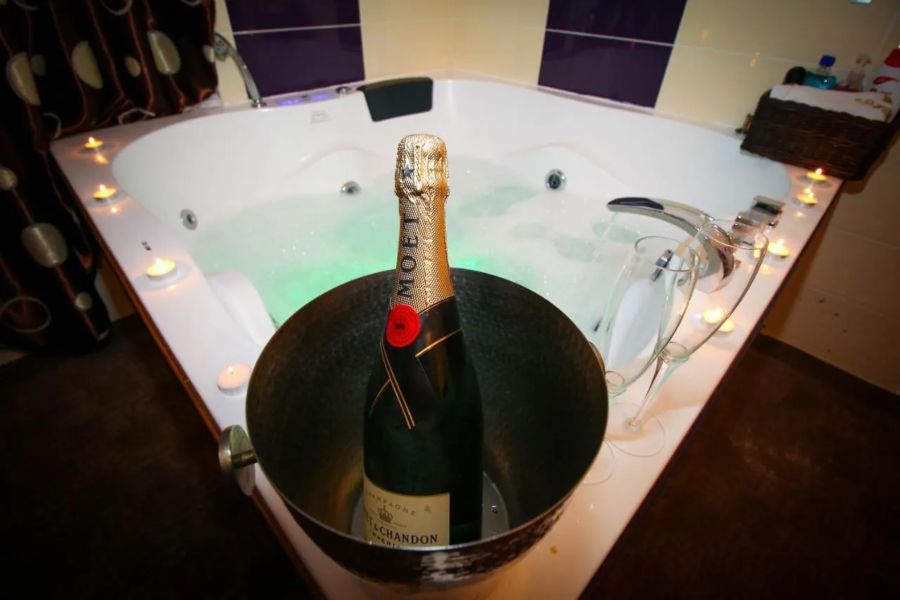 Karma Luxury Room Bucureşti 0*,